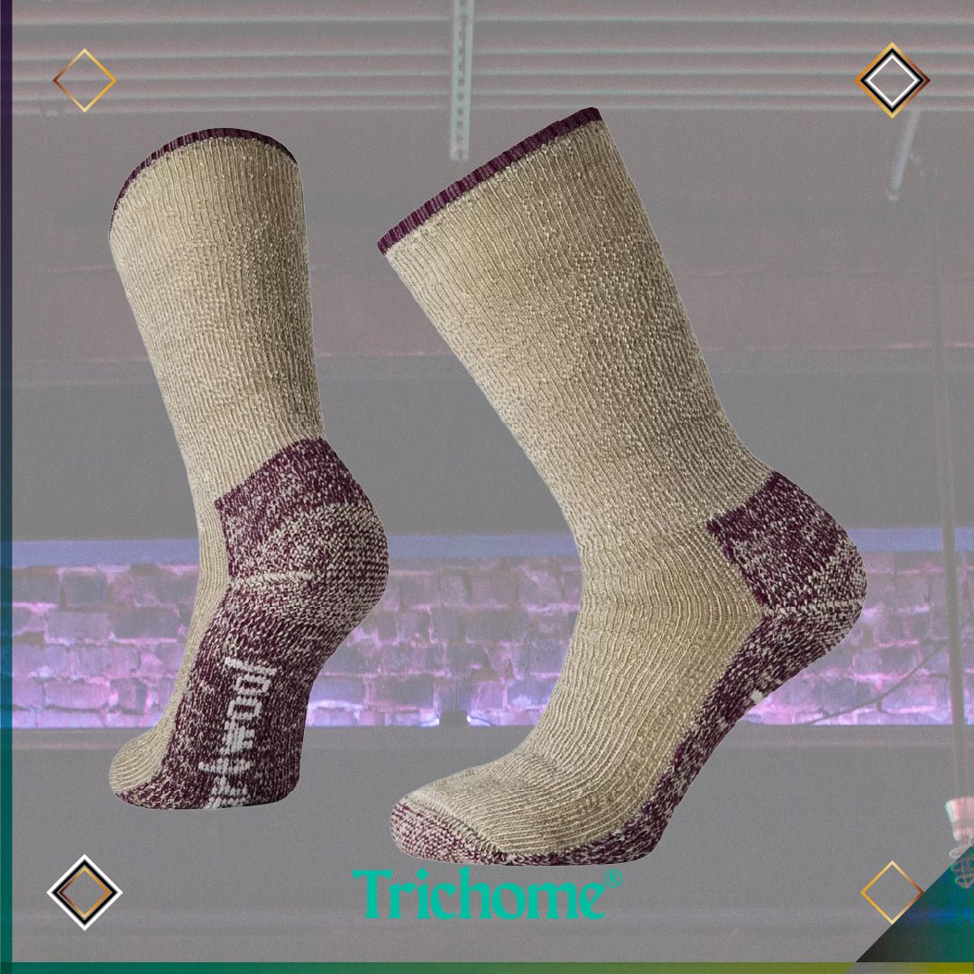 Women's Mountaineering Classic Edition Maximum Cushion Crew Socks - Trichome Seattle - Smartwool - Clothing